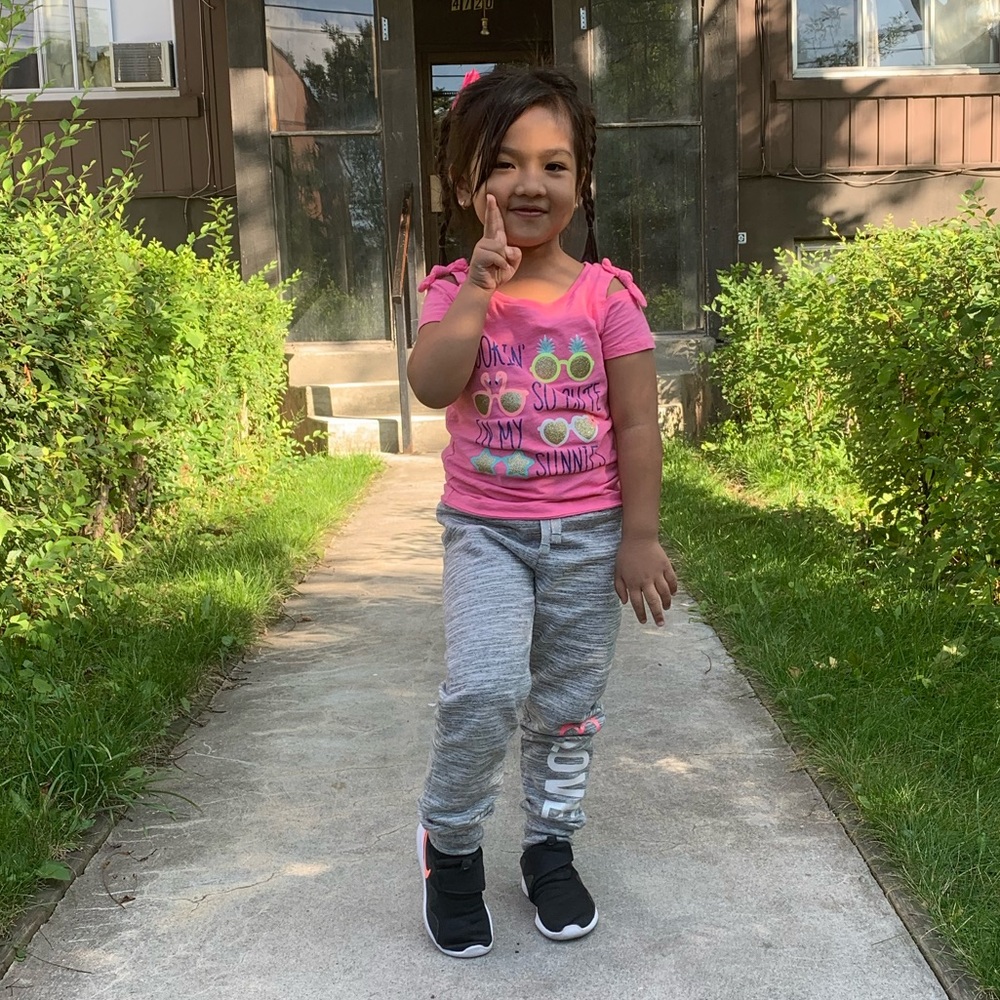 Meet your Posher, Cecilia